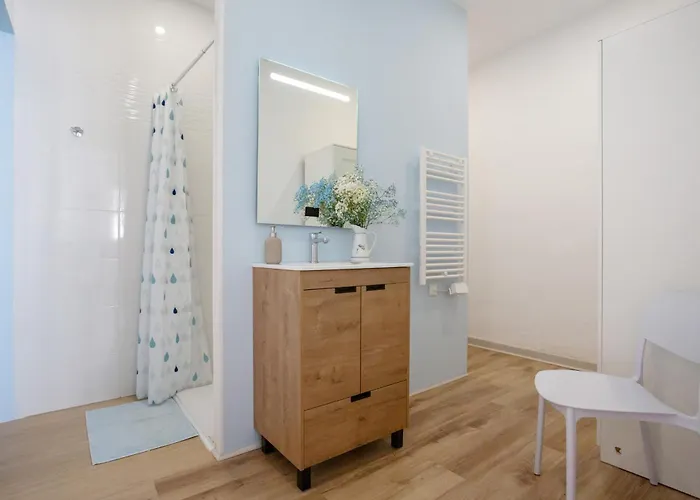 Pensión Un Jardin Al Mar 3*